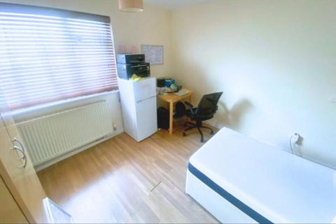 5 Cranbrook Drive, St Albans, AL4 0SR