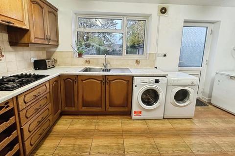 3 bedroom semi-detached house for sale, Lilac Avenue, Walsall, WS5 4JP