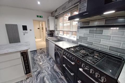 undefined, Wetherby Road, Leeds, West Yorkshire, LS17