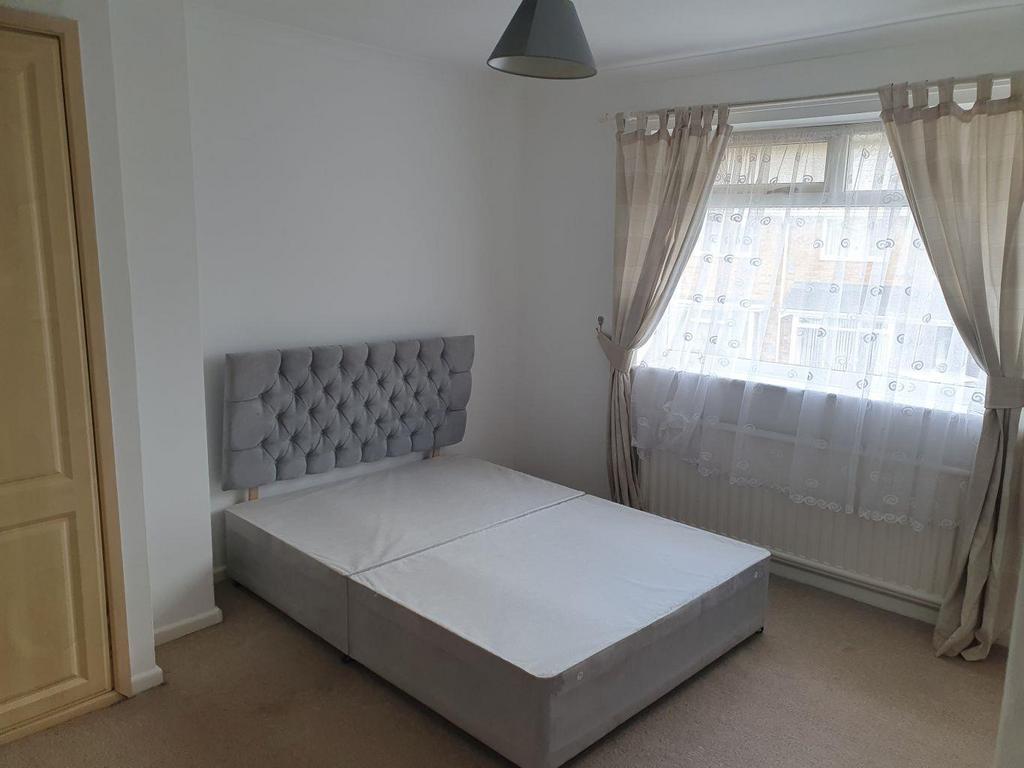 Master bedroom.jpg