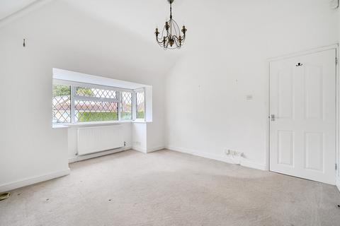 2 bedroom bungalow for sale, Birch Road, Surrey GU7