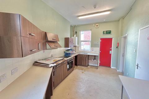 5 bedroom terraced house for sale, Hardybutts, Wigan