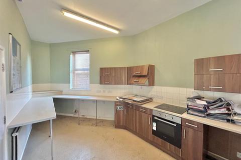 5 bedroom terraced house for sale, Hardybutts, Wigan