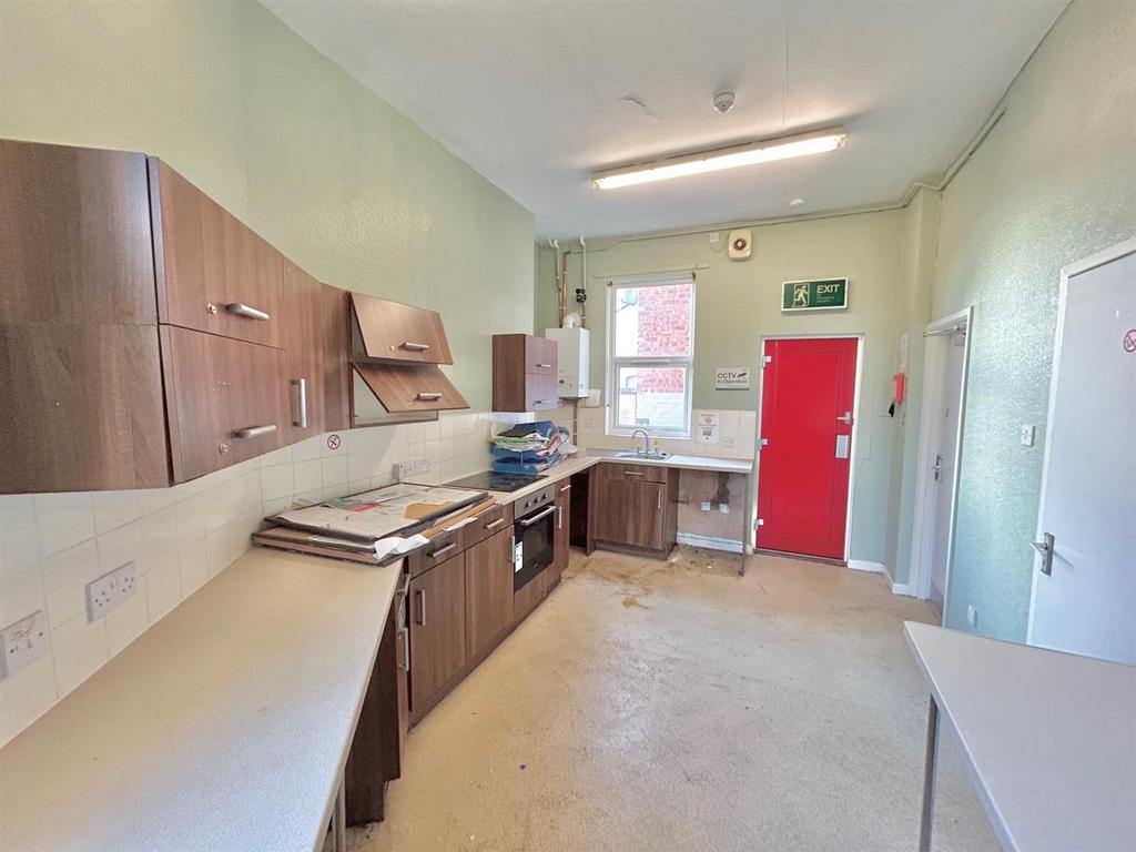 Kitchen 1.jpg