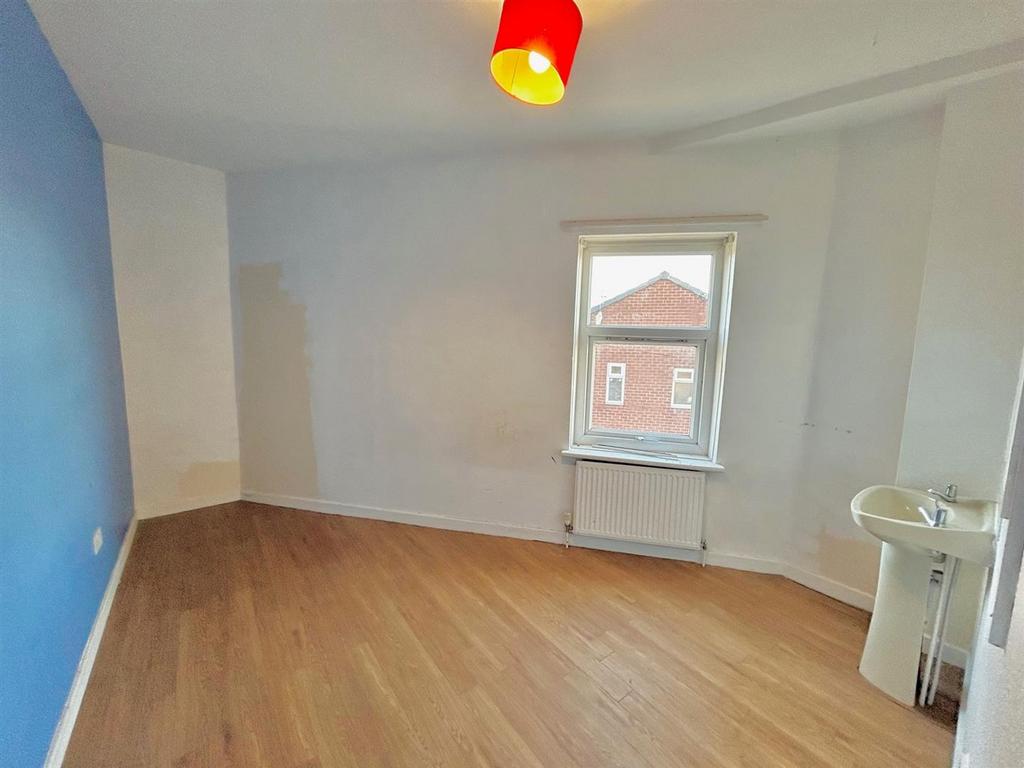 Bedroom 2.jpg