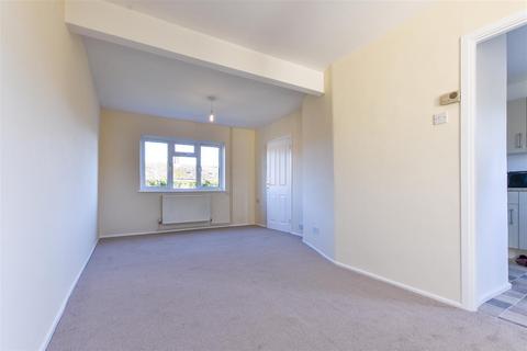 3 bedroom terraced house to rent, Festival Road, Isleham, CB7 5SY