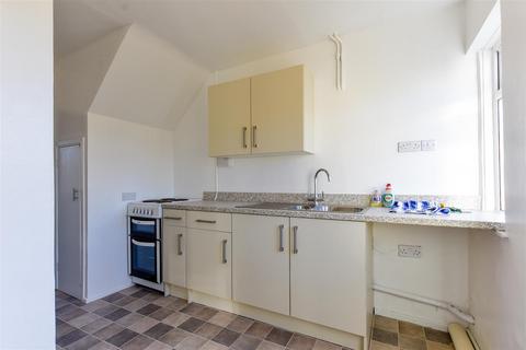 3 bedroom terraced house to rent, Festival Road, Isleham, CB7 5SY
