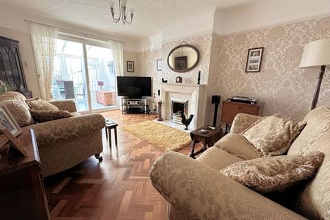 2 bedroom semi-detached bungalow for sale, Colinton Avenue, Fareham PO16