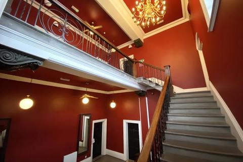 undefined, Furnished Luxury 2 Bed Apartment. Pentonville, Newport