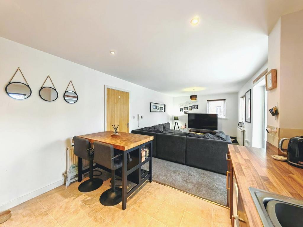 Kitchen/Living Area