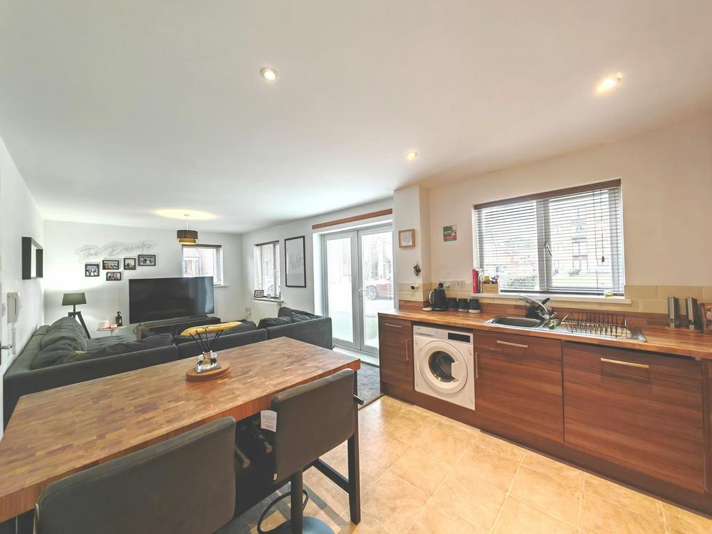 Kitchen/Living Area