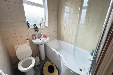 4 bedroom house to rent, Bennett Road, Leeds LS6