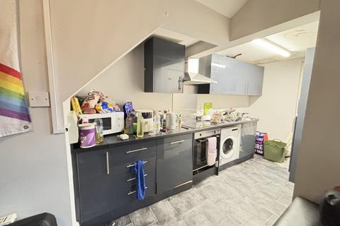 4 bedroom house to rent, Bennett Road, Leeds LS6