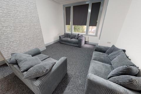 6 bedroom house to rent, Lucas Place, Leeds LS6