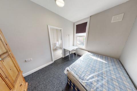 6 bedroom house to rent, Lucas Place, Leeds LS6