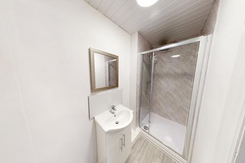6 bedroom house to rent, Lucas Place, Leeds LS6