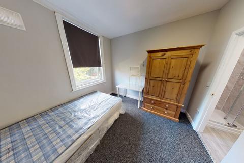 6 bedroom house to rent, Lucas Place, Leeds LS6