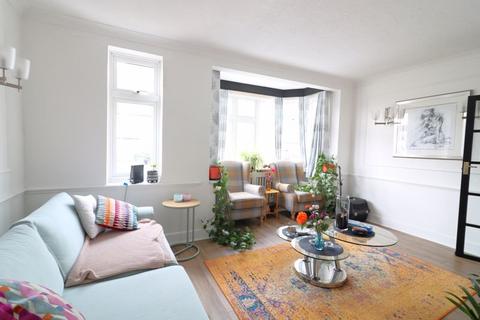 3 bedroom end of terrace house to rent, Three Bed House to Rent