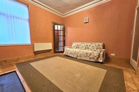 8 bedroom semi-detached house to rent, Oak Road, West Bromwich, B70