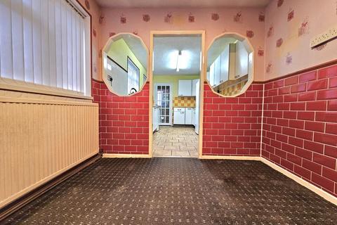 8 bedroom semi-detached house to rent, Oak Road, West Bromwich, B70