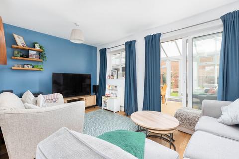 8 Station Close, Henlow, SG16 6FL