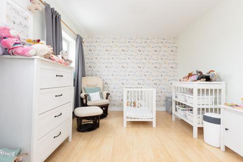 8 Station Close, Henlow, SG16 6FL