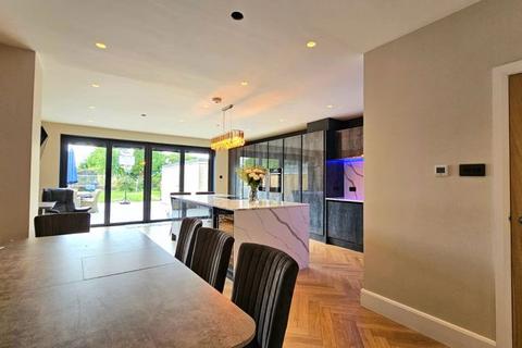4 bedroom detached house to rent, Brooklyn Road, Cheltenham
