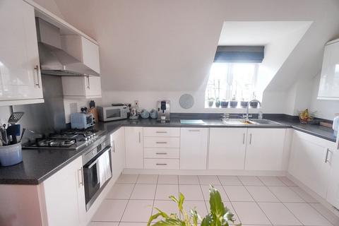 1 bedroom flat for sale, Wellesbourne Crescent, High Wycombe HP13