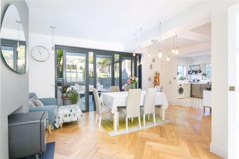 20 Wrights Road, London, SE25 6RY