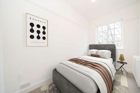 undefined, Fortis Green, London N10