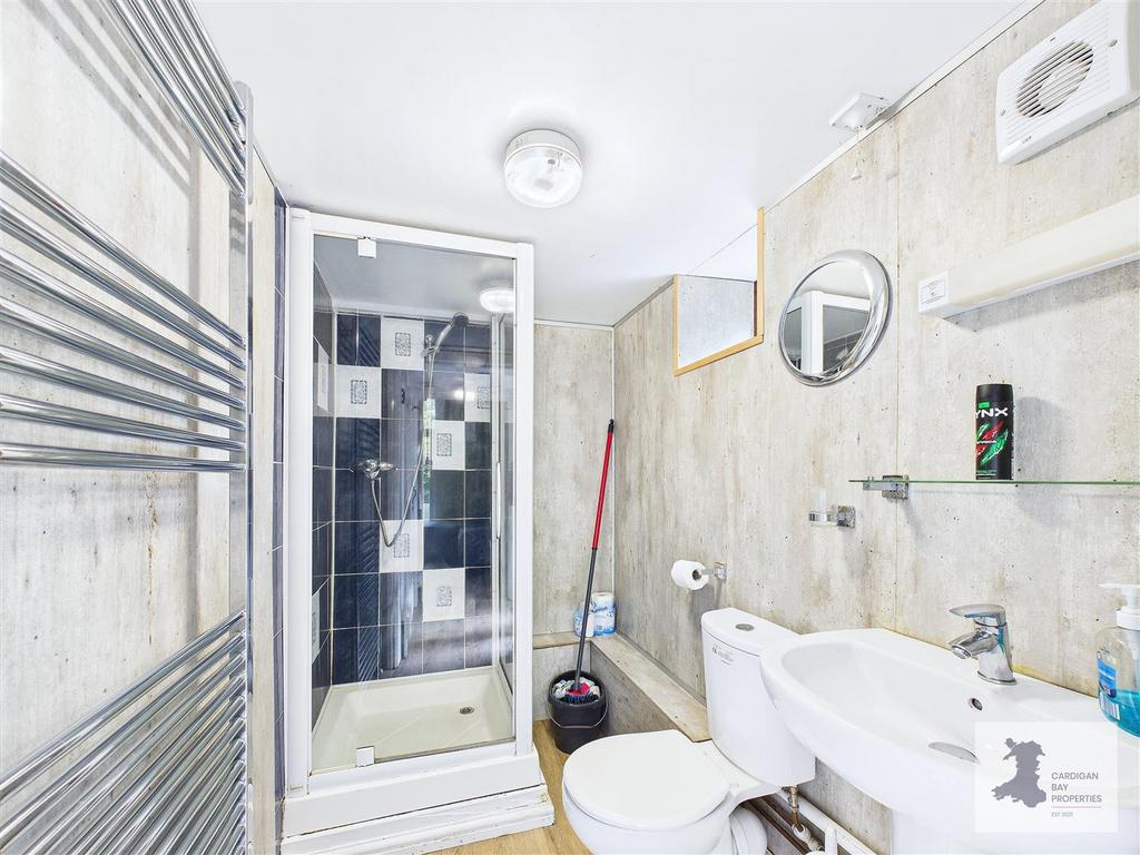 Cottage shower room