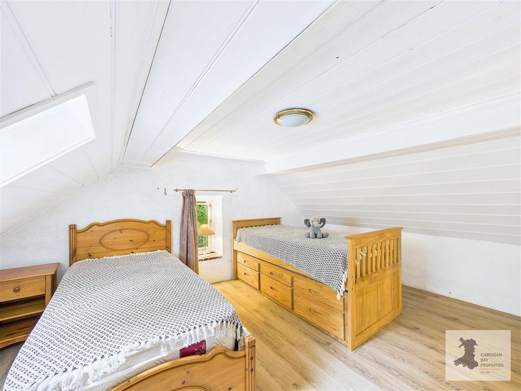 Cottage bedroom 2