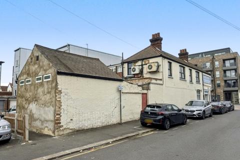 Retail property (high street) to rent, 64 Victoria Rd Romford RM1 2JH