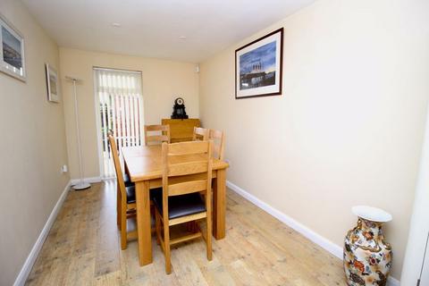 11 Catamaran Close, Warsash, Southampton, SO31 9AS