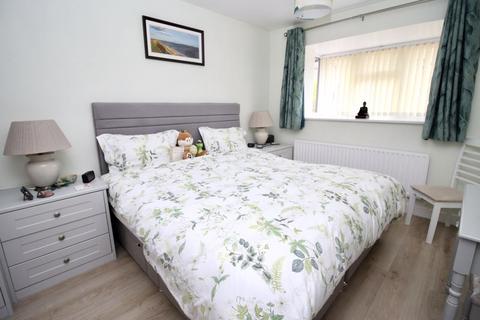 11 Catamaran Close, Warsash, Southampton, SO31 9AS