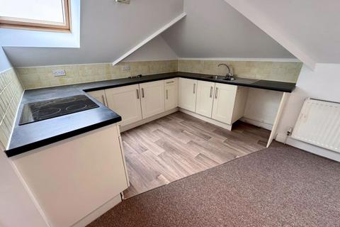 2 bedroom apartment to rent, Seabourne Road, Bournemouth
