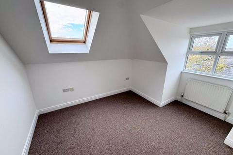 2 bedroom apartment to rent, Seabourne Road, Bournemouth
