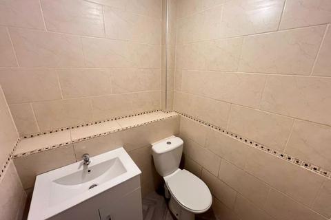3 bedroom terraced house to rent, Fernhill Close, Bootle