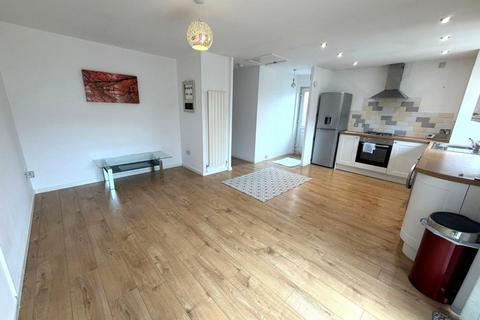 2 bedroom semi-detached bungalow to rent, 31 Ffordd Beck Swansea West Glamorgan