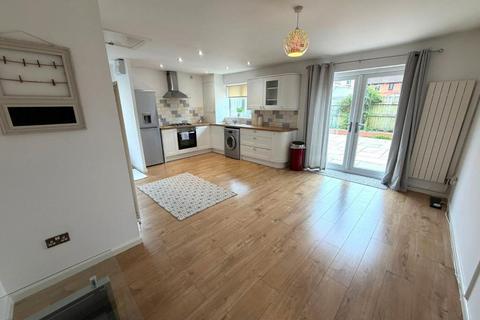 2 bedroom semi-detached bungalow to rent, 31 Ffordd Beck Swansea West Glamorgan