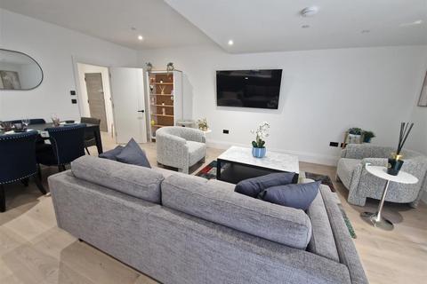 2 bedroom apartment to rent, 351a Rotherhithe Street, London