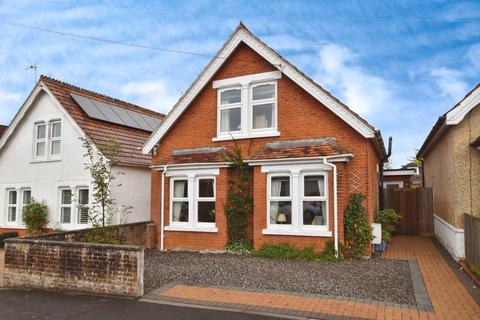 32 Burford Road, Salisbury, SP2 8AW
