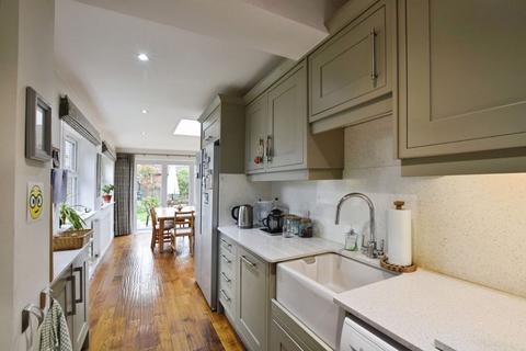 32 Burford Road, Salisbury, SP2 8AW