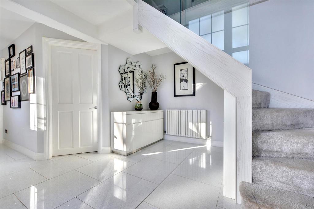 Entrance Hall (3).jpeg