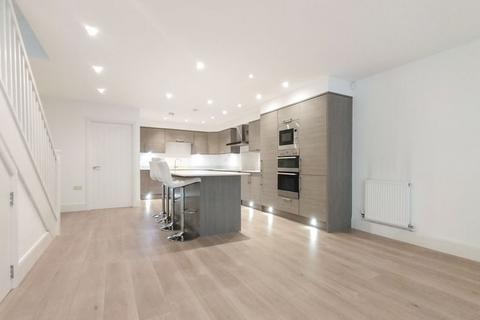 Narev Drive, Barnet, EN4