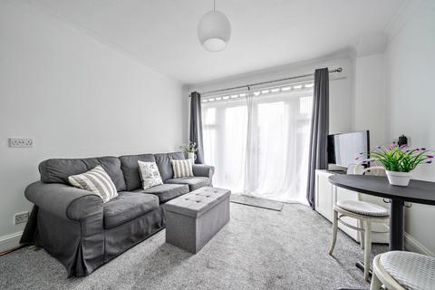2 bedroom end of terrace house for sale, Ostlers Court, Snodland