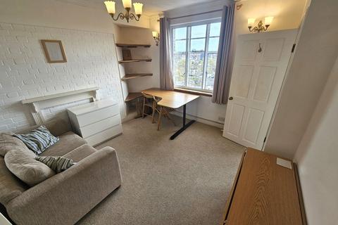 1 bedroom flat to rent, Hamlet Gardens, London, W6 0RP