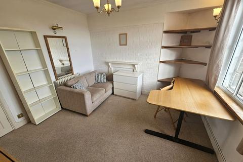 1 bedroom flat to rent, Hamlet Gardens, London, W6 0RP