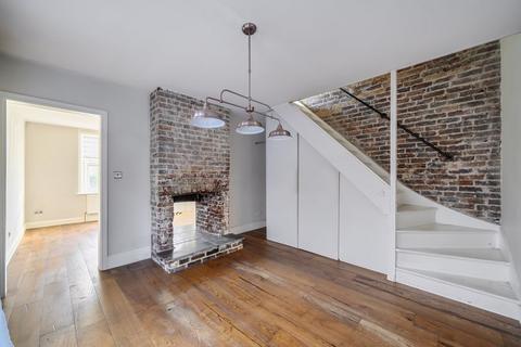 2 bedroom end of terrace house to rent, Godstone Road, Kenley CR8