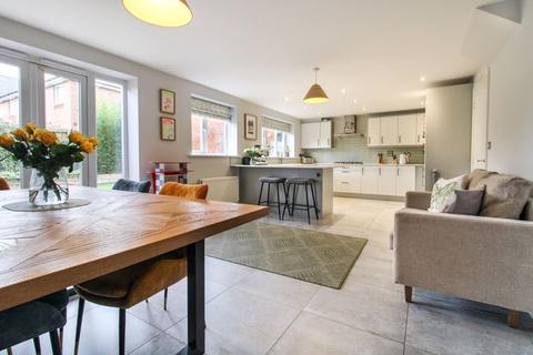 undefined, Thresher Close, Shefford SG17